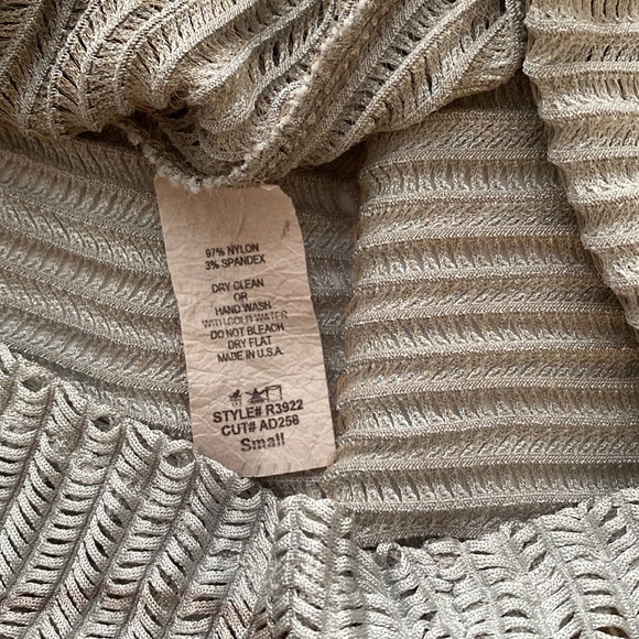 Daytrip top size small - Picture 4 of 4